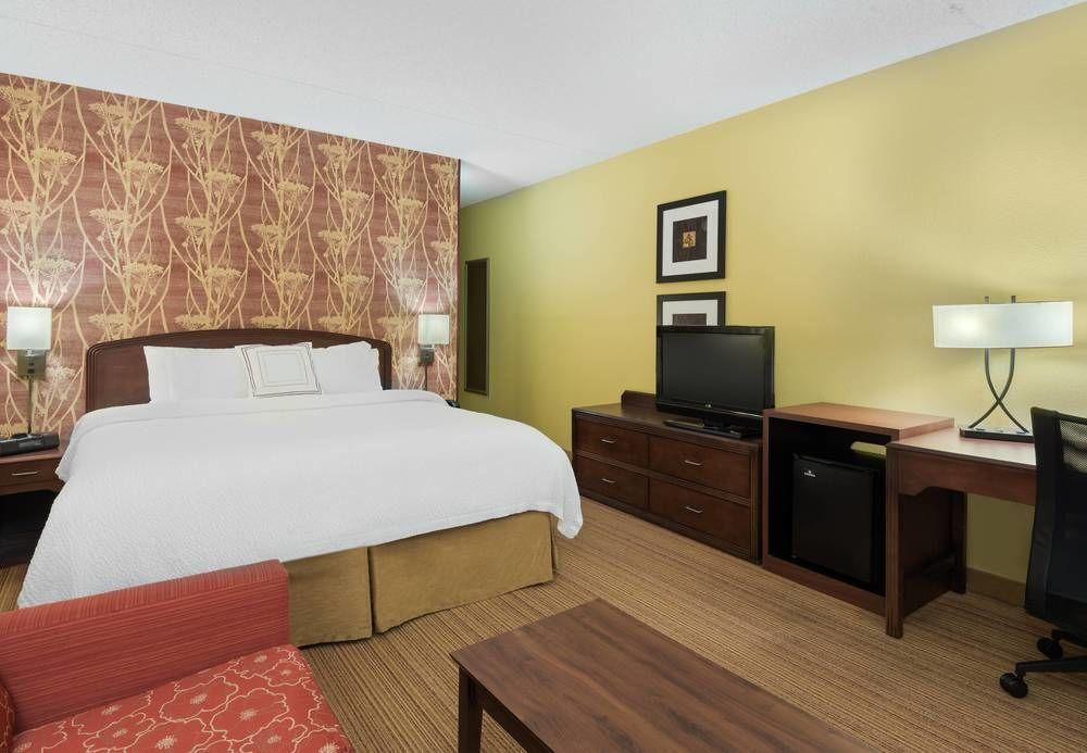 Отель Courtyard Tampa Downtown Экстерьер фото
