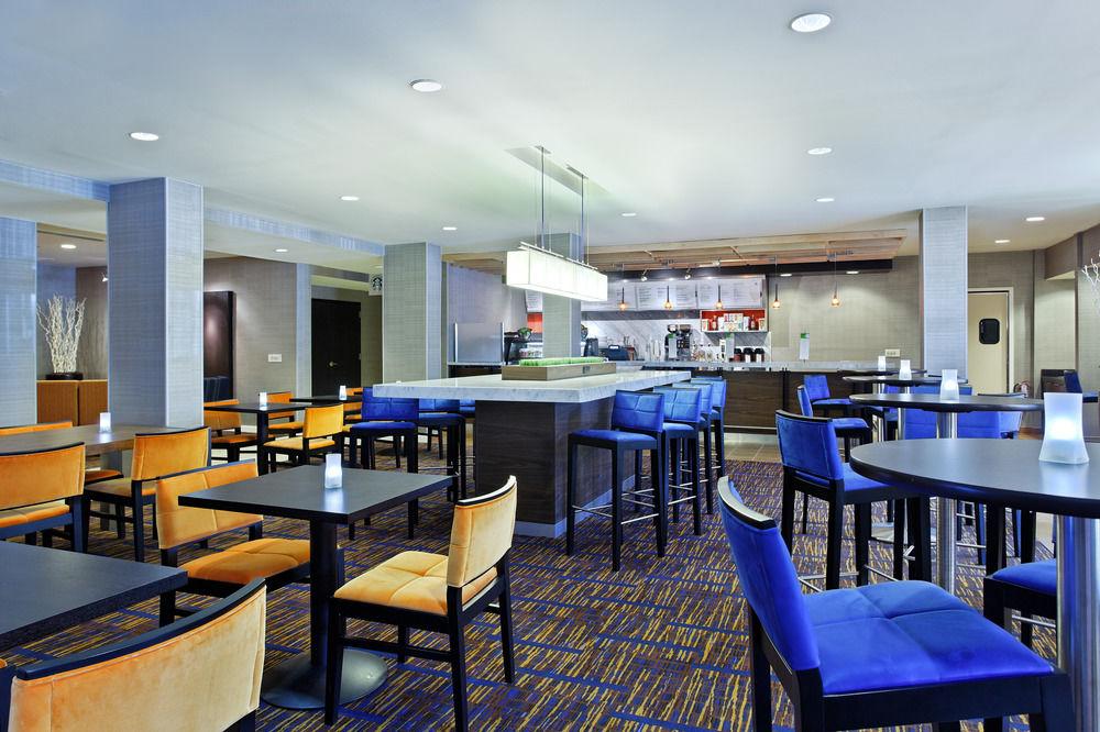 Отель Courtyard Tampa Downtown Экстерьер фото