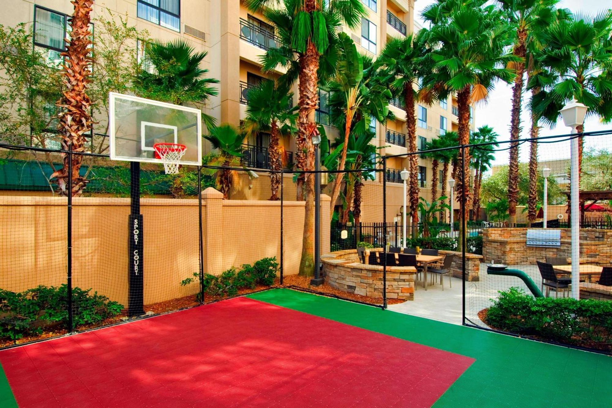 Отель Courtyard Tampa Downtown Экстерьер фото