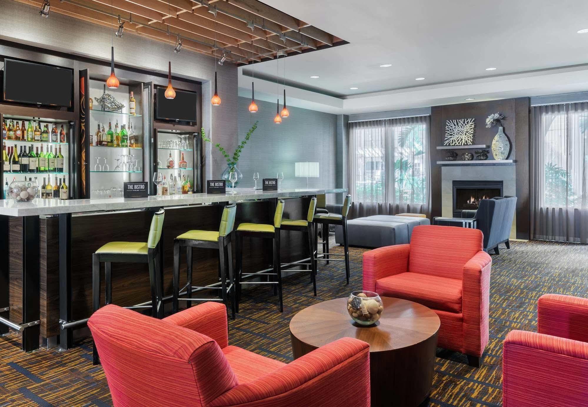 Отель Courtyard Tampa Downtown Экстерьер фото